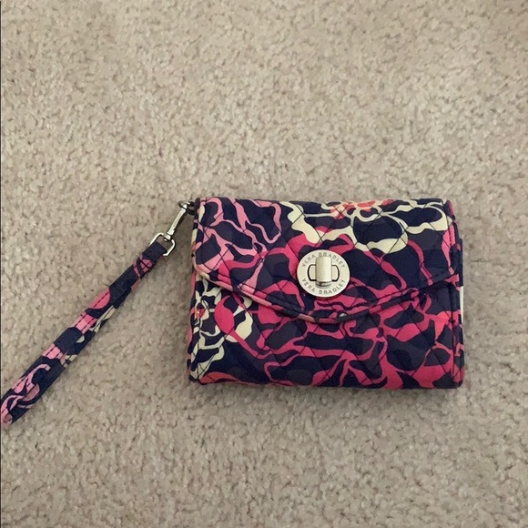 Verá Bradley wallet - Picture 1 of 3